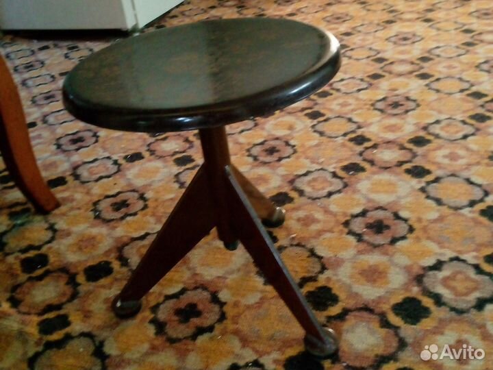 Стул для пианино винтовой