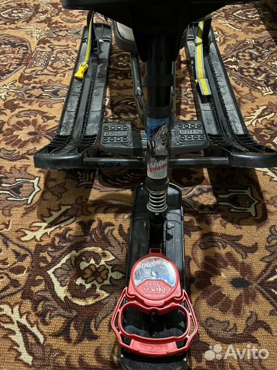 Детский снегокат со спинкой