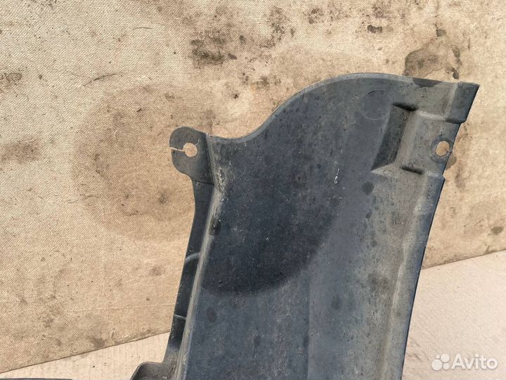 Подкрылок левый infiniti qx70 задняя часть