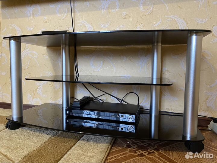 Стеклянная тумба под тв