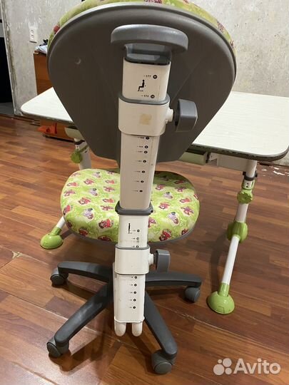 Растущая парта и кресло