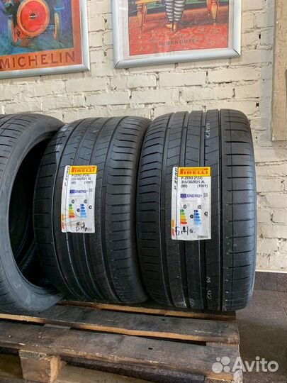 Pirelli P Zero PZ4 315/30 R21 и 275/35 R21 105Y