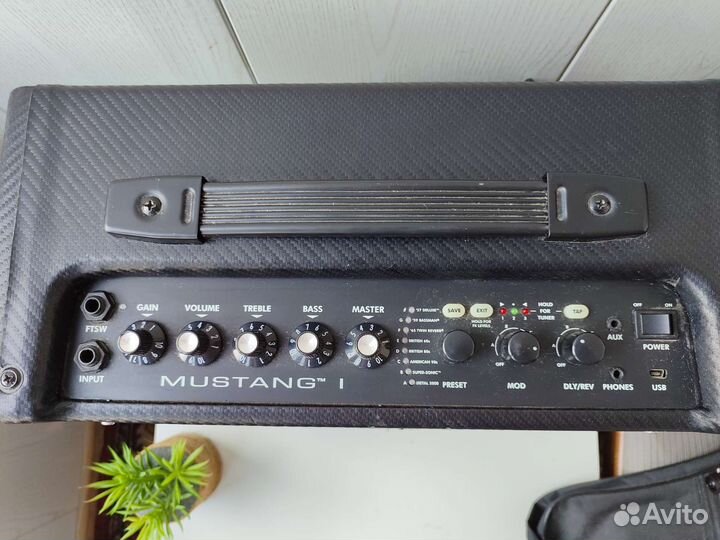Гитарный комбоусилитель Fender Mustang