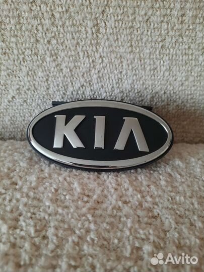 KIA шильдик