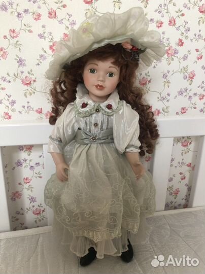 Куклы фарфоровые