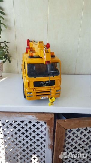 Bruder автокран