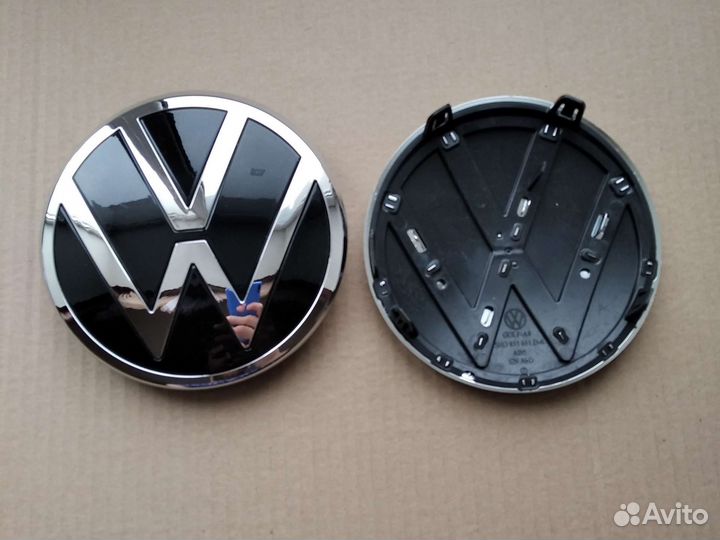 Эмблема передней решетки Фольксваген Поло 6, 2020+