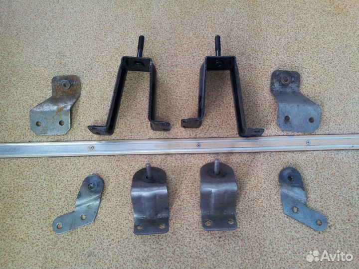 Кронштейн крепления бампера на Волгу 3110, 31105