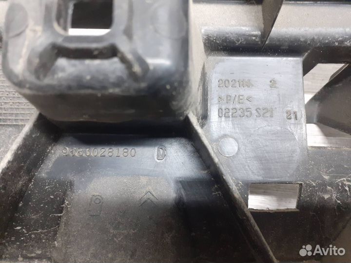 Наполнитель заднего бампера Citroen C4