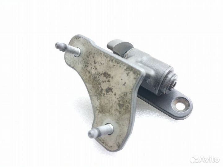 Петля двери передняя левая Mercedes-Benz E-Class