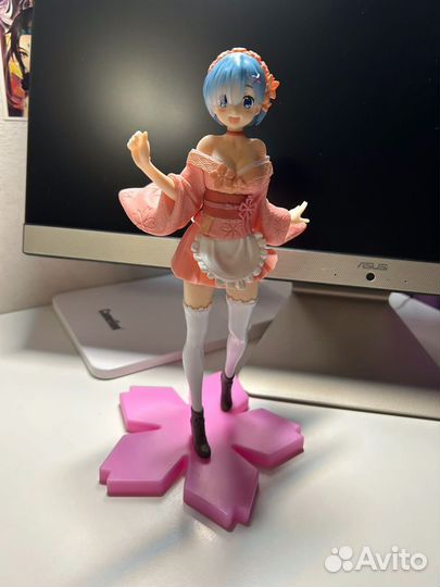 Аниме фигурка рем