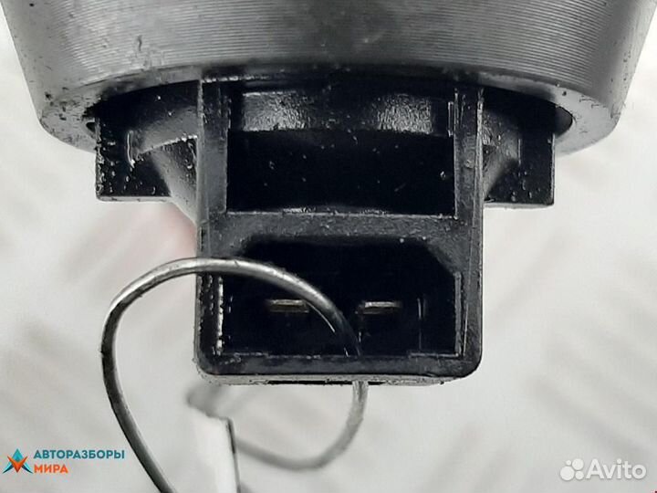 Форсунка Volkswagen Caddy 3 2005 038130073AG