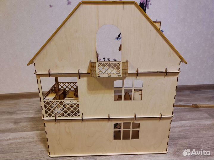 Домик кукольный