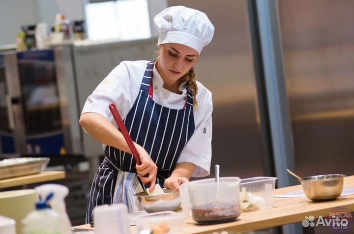 Поварь/Пекарь(еженедельные выплаты)