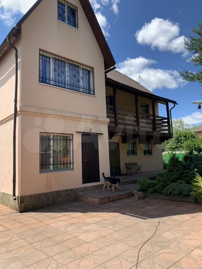 Дом 200 м² на участке 16 сот.