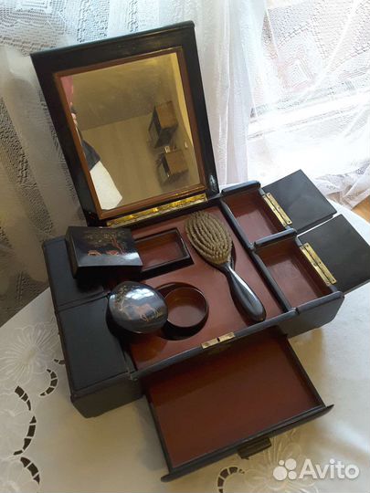 Старинная Шкатулка для украшений (чёрный лак)