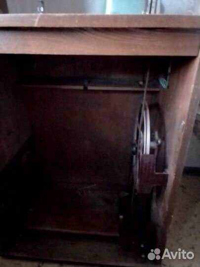 Швейная машина Чайка ножная