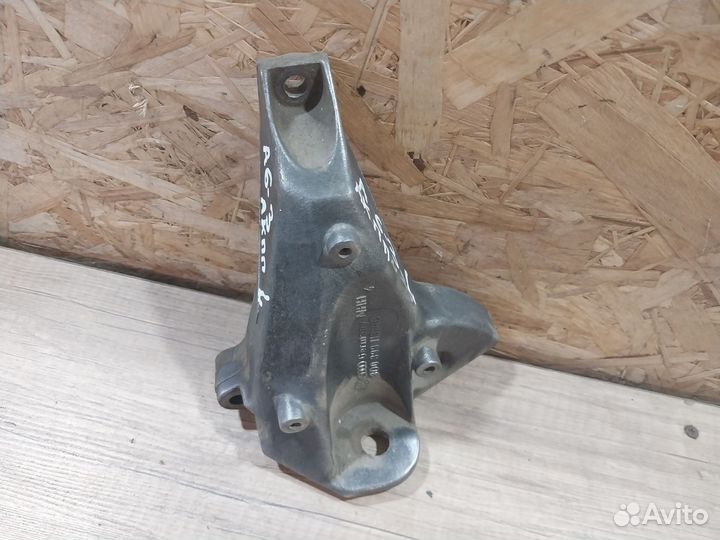 Кронштейн АКПП левый Audi A6 C5 VW Passat B5