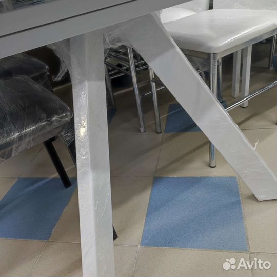 Стол Атлант