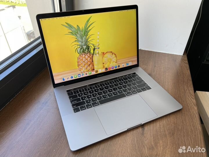 MacBook Pro 15 2018 i7 2.6/16/512Gb/Radeon 560X