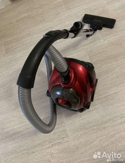 Пылесос Vitek