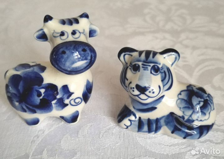 Фигурки фарфоровые Гжель, коллекция из 12 штук