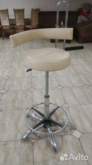 Стул для бровиста