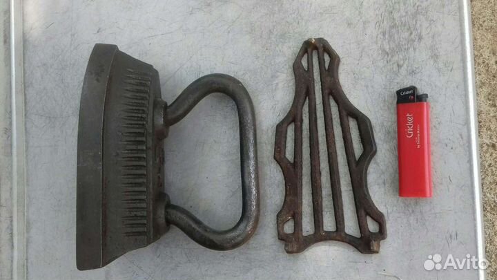 Утюг лчз с подставкой