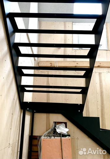 Перила деревянные с монтажем