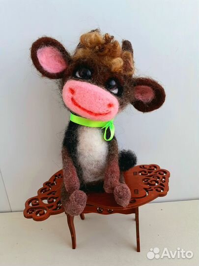 Бычок - игрушка из шерсти