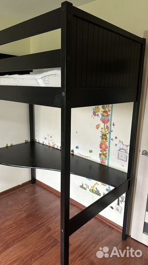 Детская кровать с рабочим местом