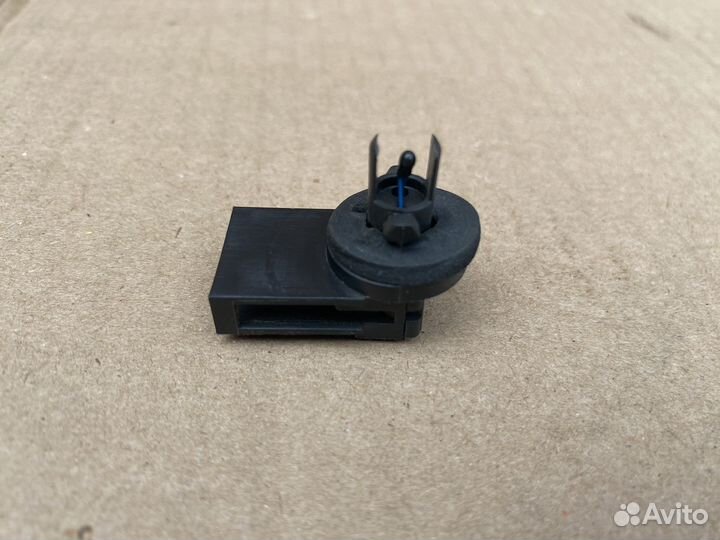 Датчик тем-ры в корпус печки Audi A4 B5 1H0807543A