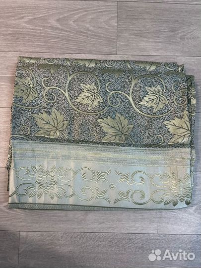 Шторы и кольца для штор и покрывало