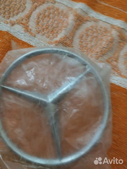 Эмблема mercedes на крышку багажника