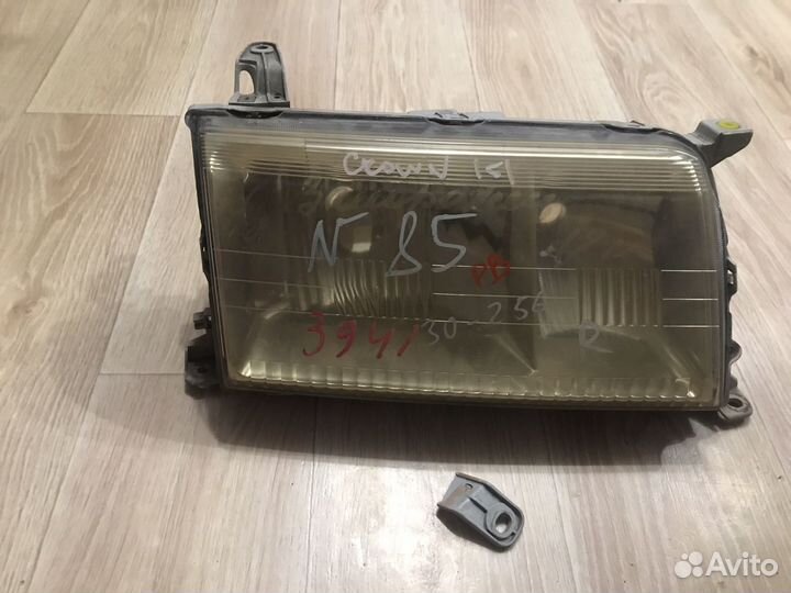 Фара toyota crown