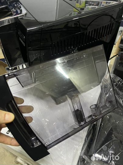 Кофемашина DeLonghi Dinamica