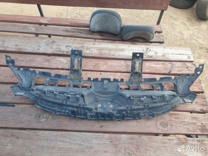 Решетка радиатора Hyundai Solaris 1.6 2011