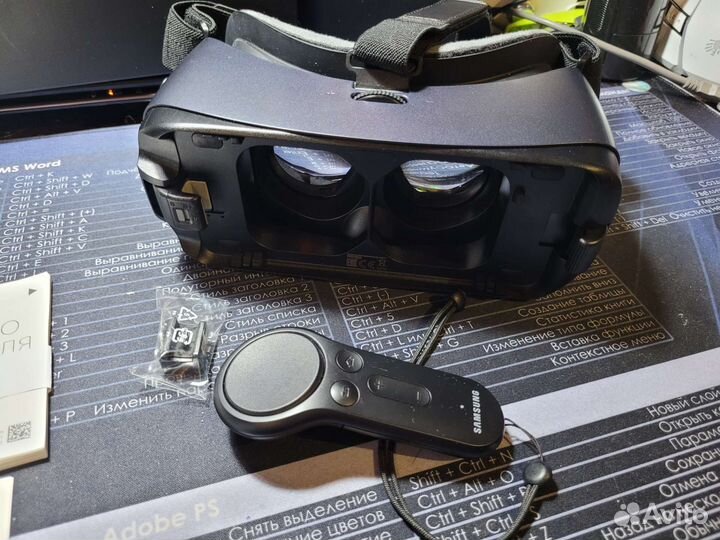Очки вертуальной реальности Samsung Gear VR