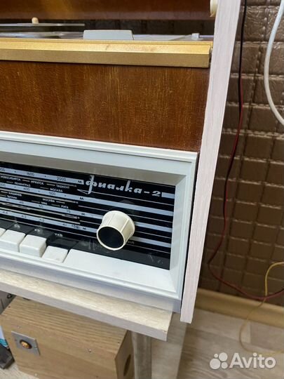 Магнитофон бобинный ламповый звук СССР