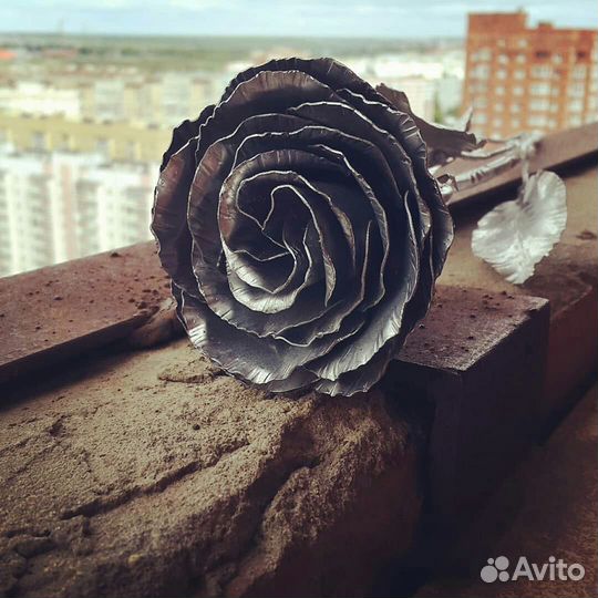 Кованая роза