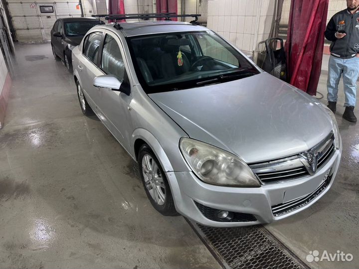 Opel Astra 1.8 МТ, 2008, 200 000 км