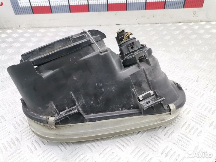 Фара левая Volkswagen Golf 4 2001