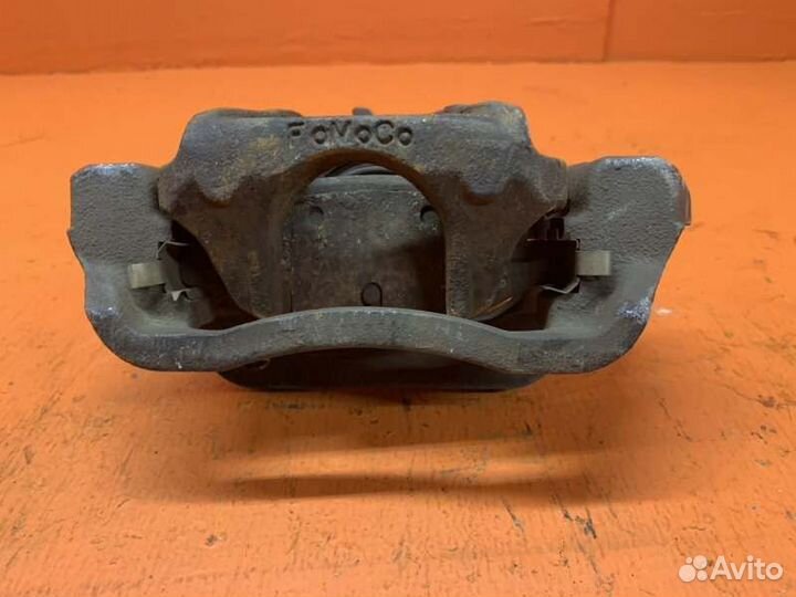 Суппорт тормозной задний правый Ford Explorer U502