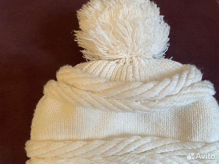 Красивая Белая Шапка на 5-8 л.Идеаль.состояние