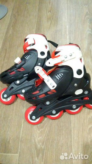 Шлем и роликовые коньки