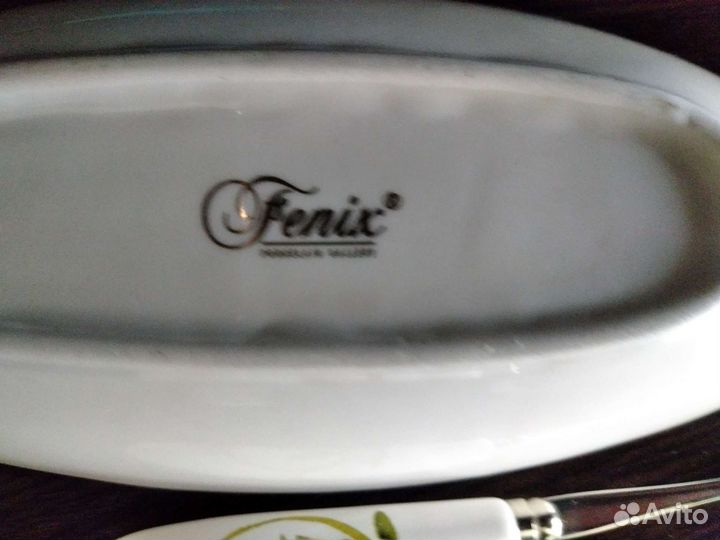 Икорница фарфоровая с ложкой