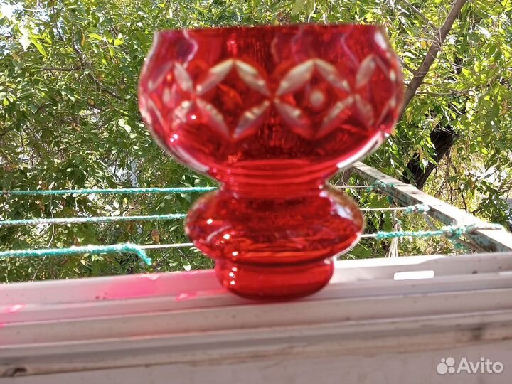 Ваза красная хрустальная СССР