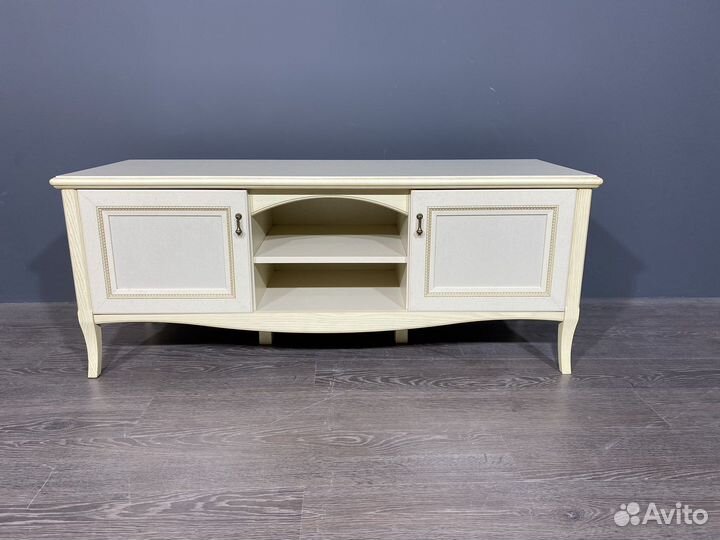 Тумба тв Флоренция