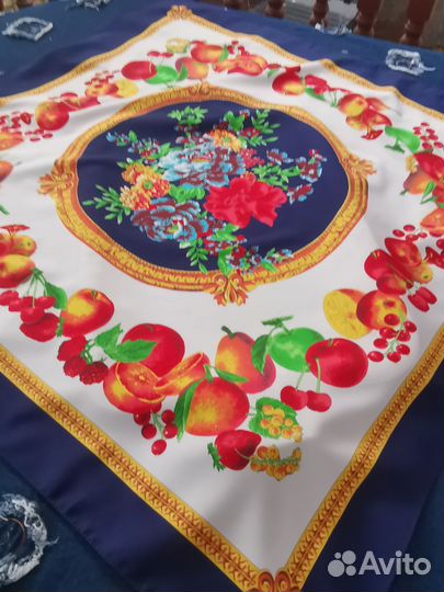 Яркий итальянский платок Фрукты