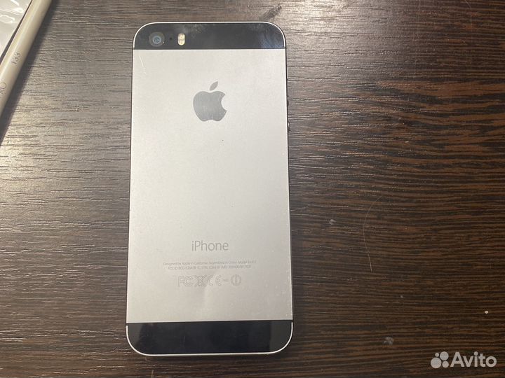 Телефон iPhone 5s